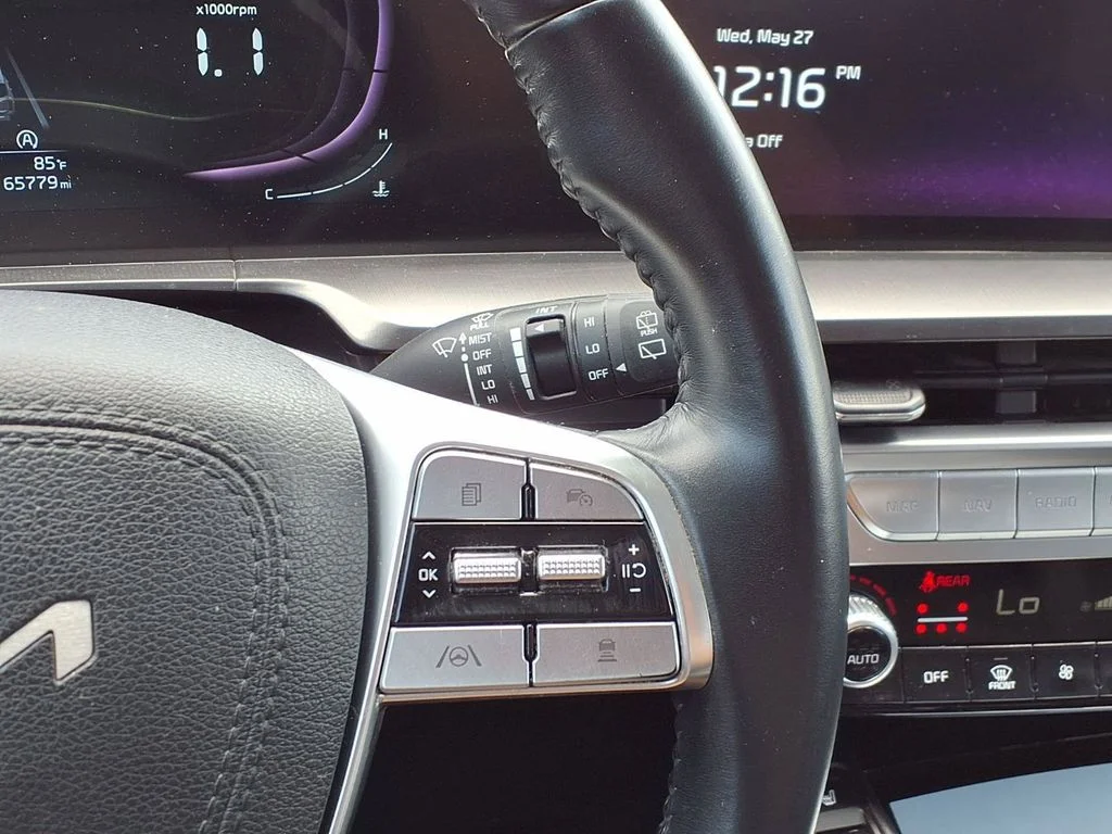 Used 2024 Glacial White Pearl Kia S image 22
