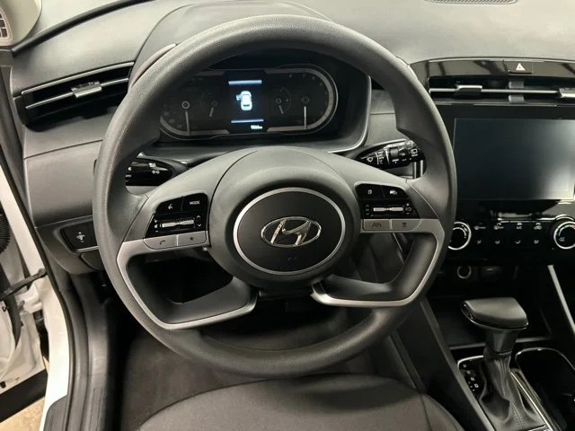 Used 2023 White Hyundai SE image 11