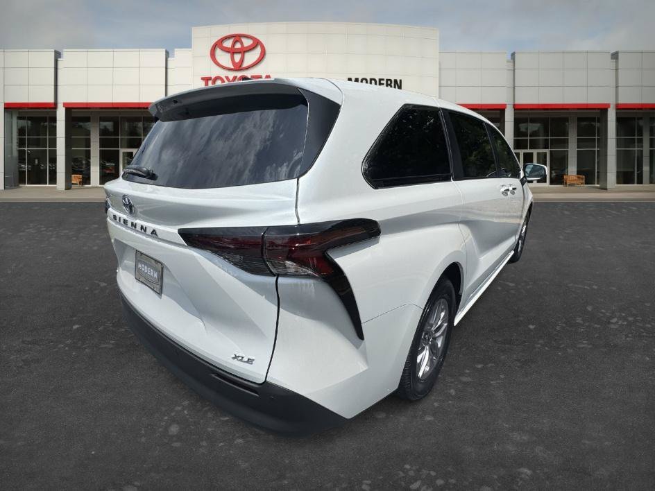 Used 2025 Wind Chill Pearl Toyota XLE image 5