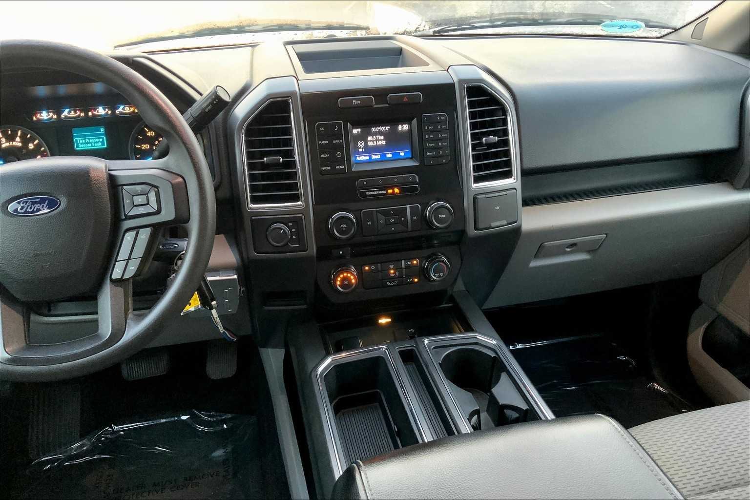 Used 2016 Oxford White Ford XLT image 7