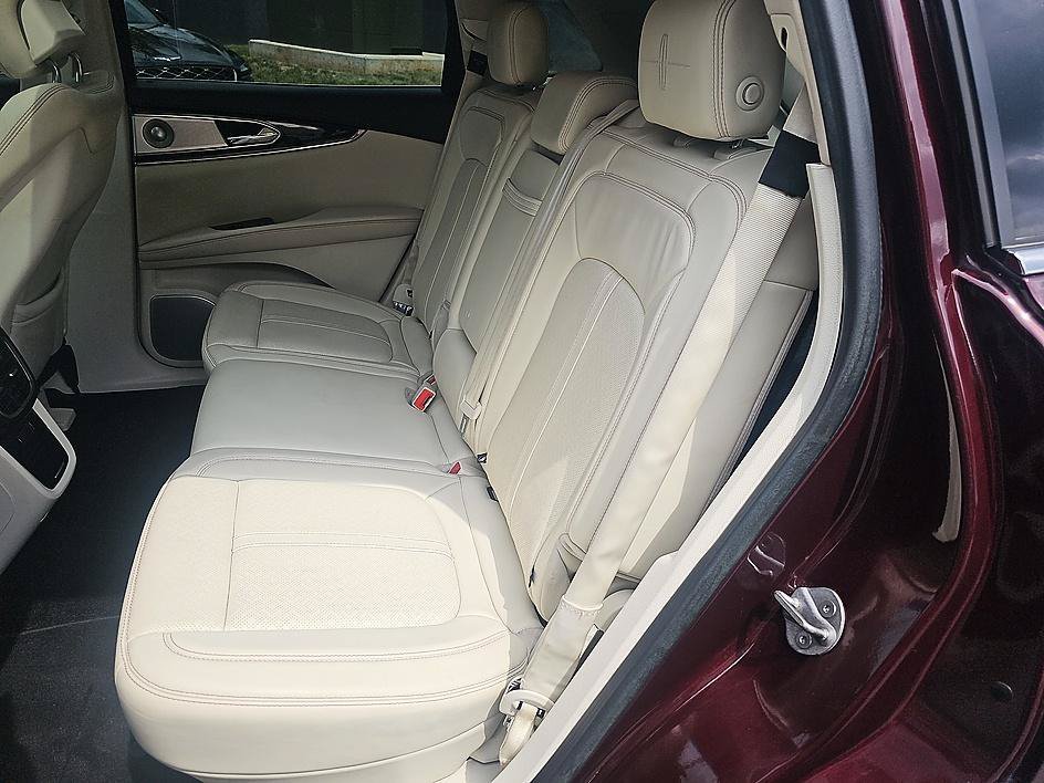 Used 2017 Burgundy Velvet Metallic Tinted Clearcoat Lincoln Black Label image 31