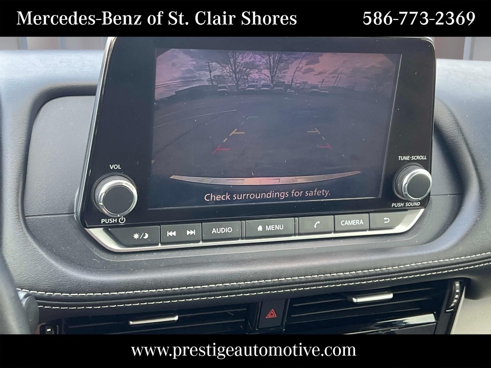 Used 2022 Gray Nissan SV image 24