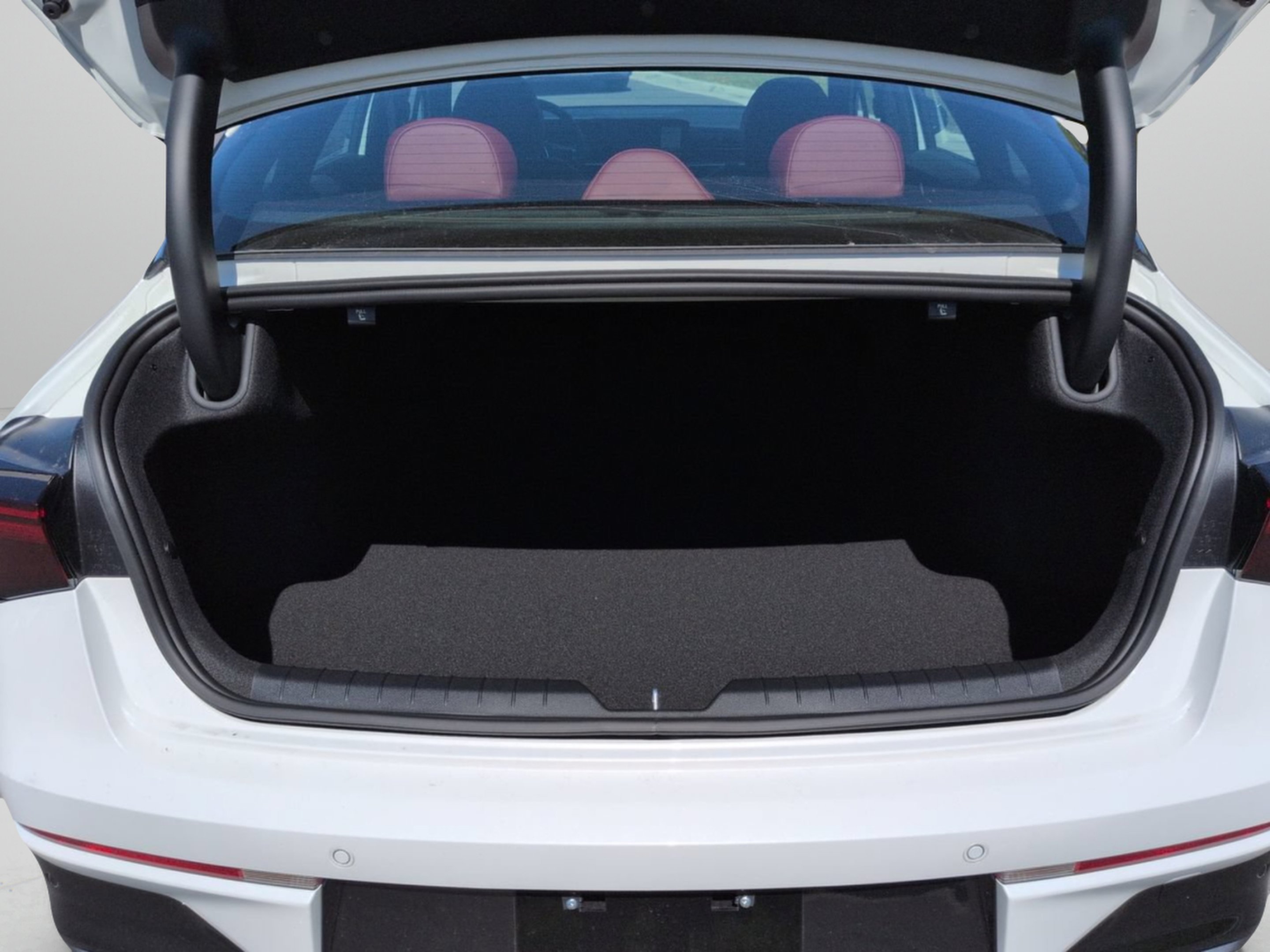New 2026 Snow White Pearl Kia GT-Line image 52