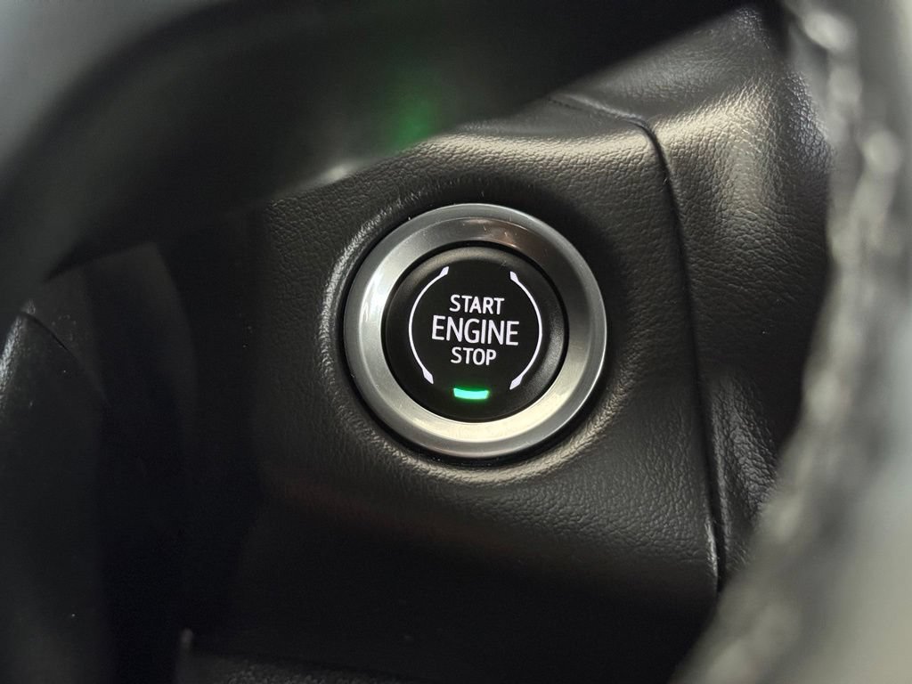 Used 2023 Black Chevrolet Z71 image 42