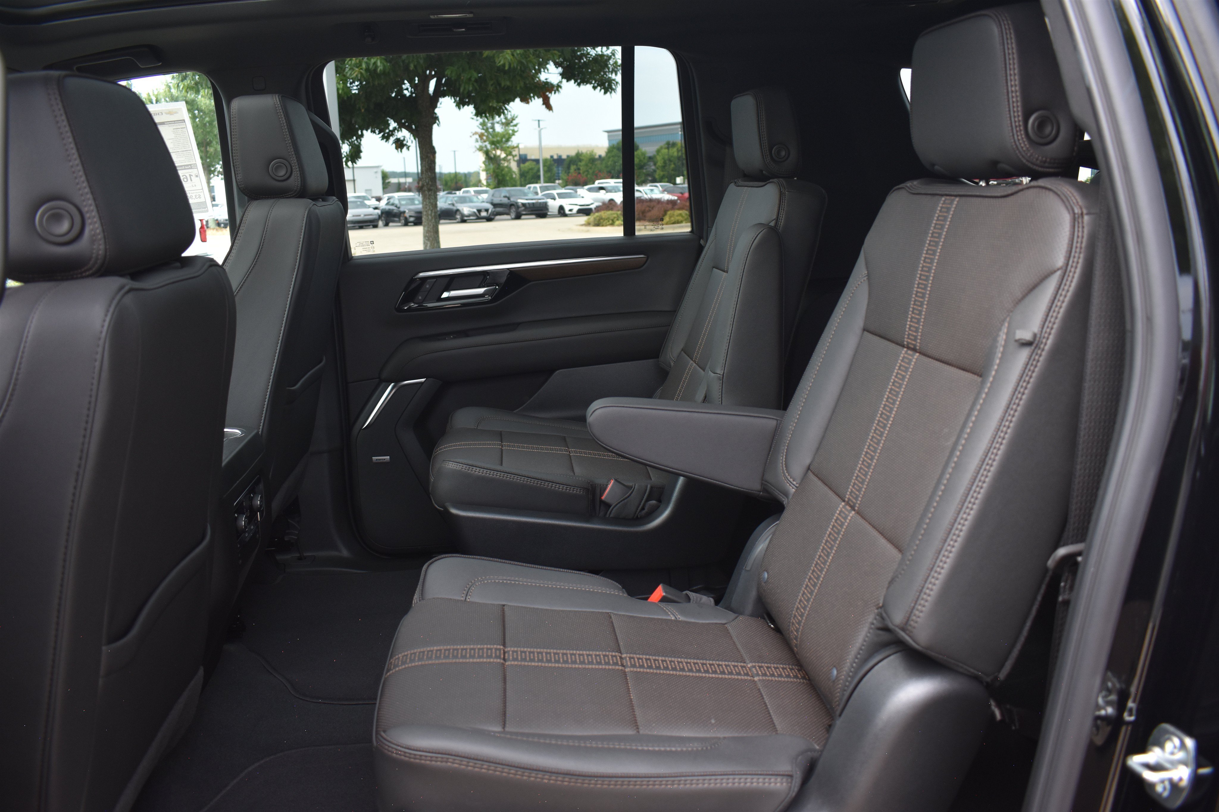 2026 Chevrolet Suburban High Country - Photo 16