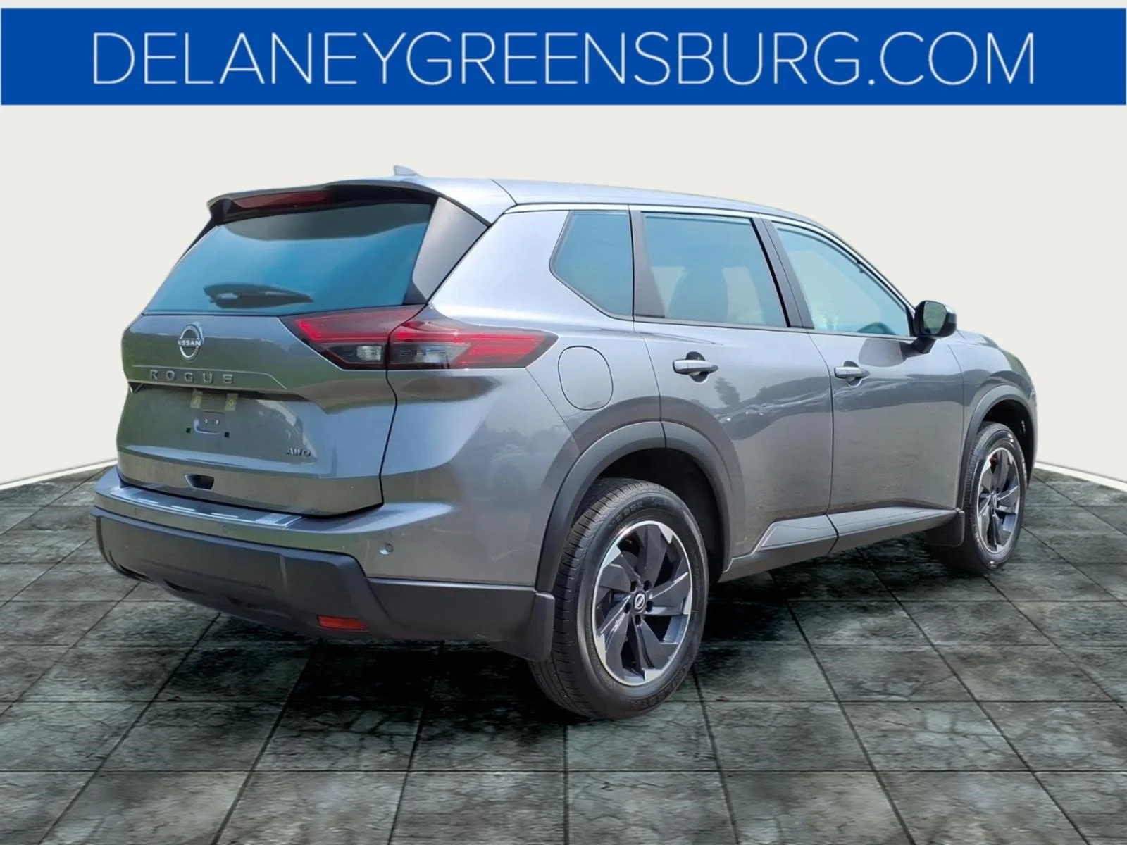 Used 2025 Gun Metallic Kad Nissan SV image 3