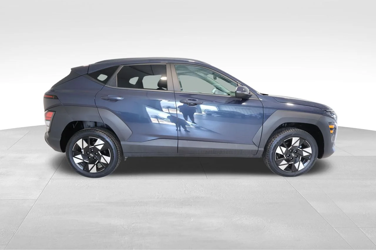 Used 2025 Blue Hyundai SEL image 5