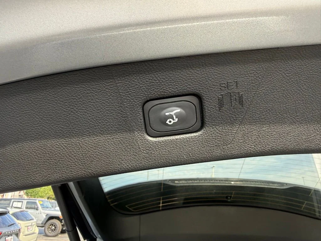 Used 2023 Silver Ford SEL image 47