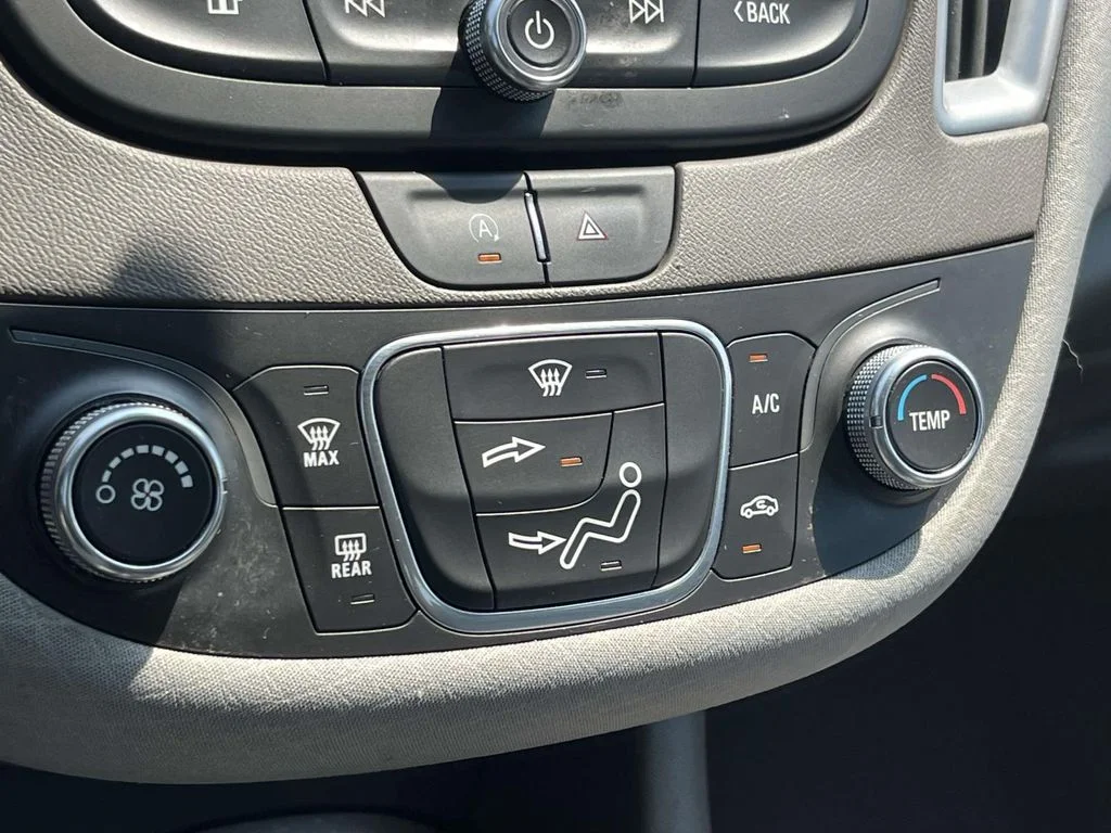 Used 2020 White Chevrolet LS image 25