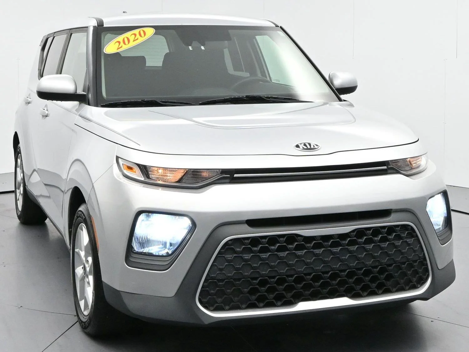 Used 2020 Sparkling Silver Kia S image 2