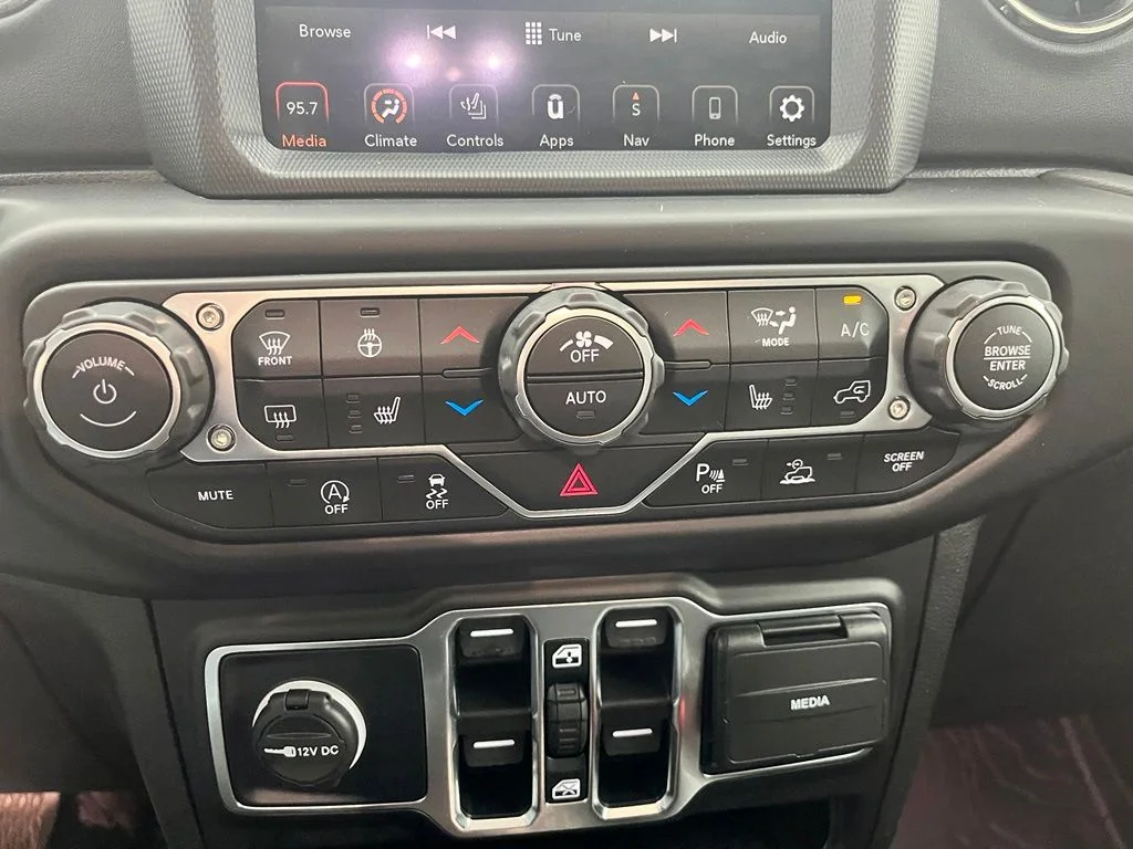 Used 2021 Black Jeep Overland image 26