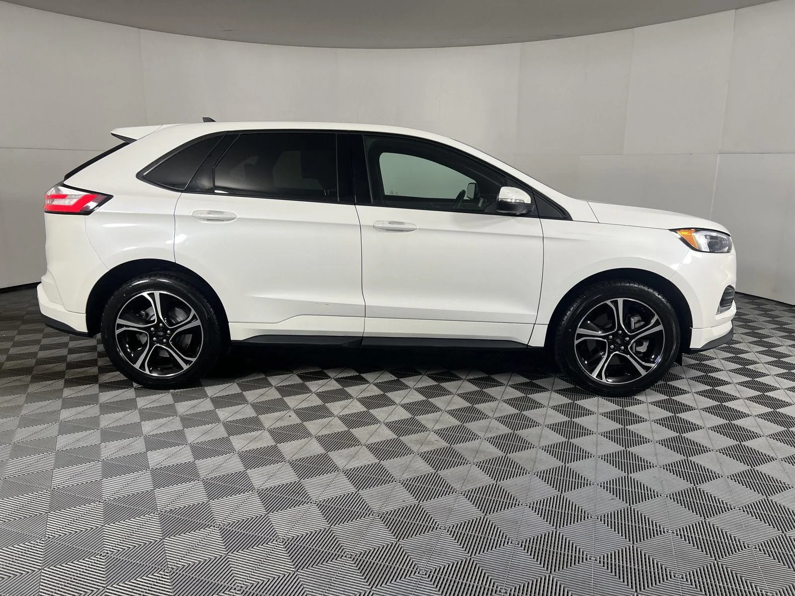 Used 2023 Wh Ford ST image 21