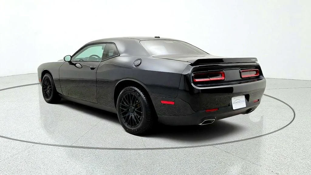 Used 2015 Pitch Black Clearcoat Dodge 2dr Coupe SXT image 6