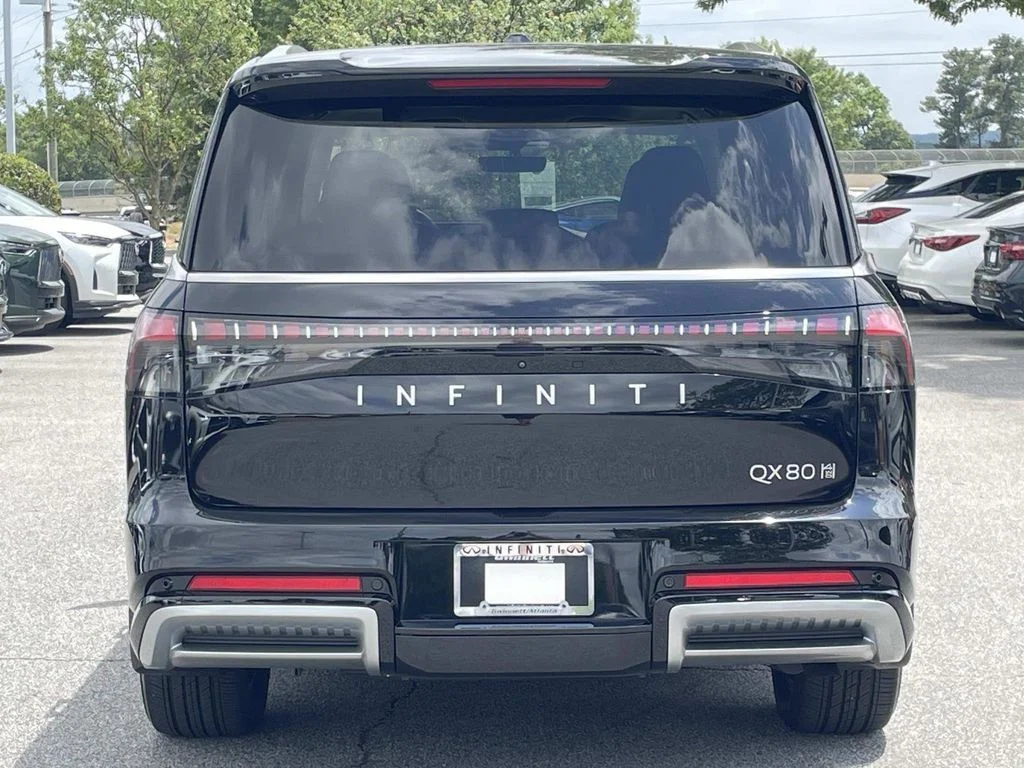 Used 2025 Black INFINITI LUXE image 3