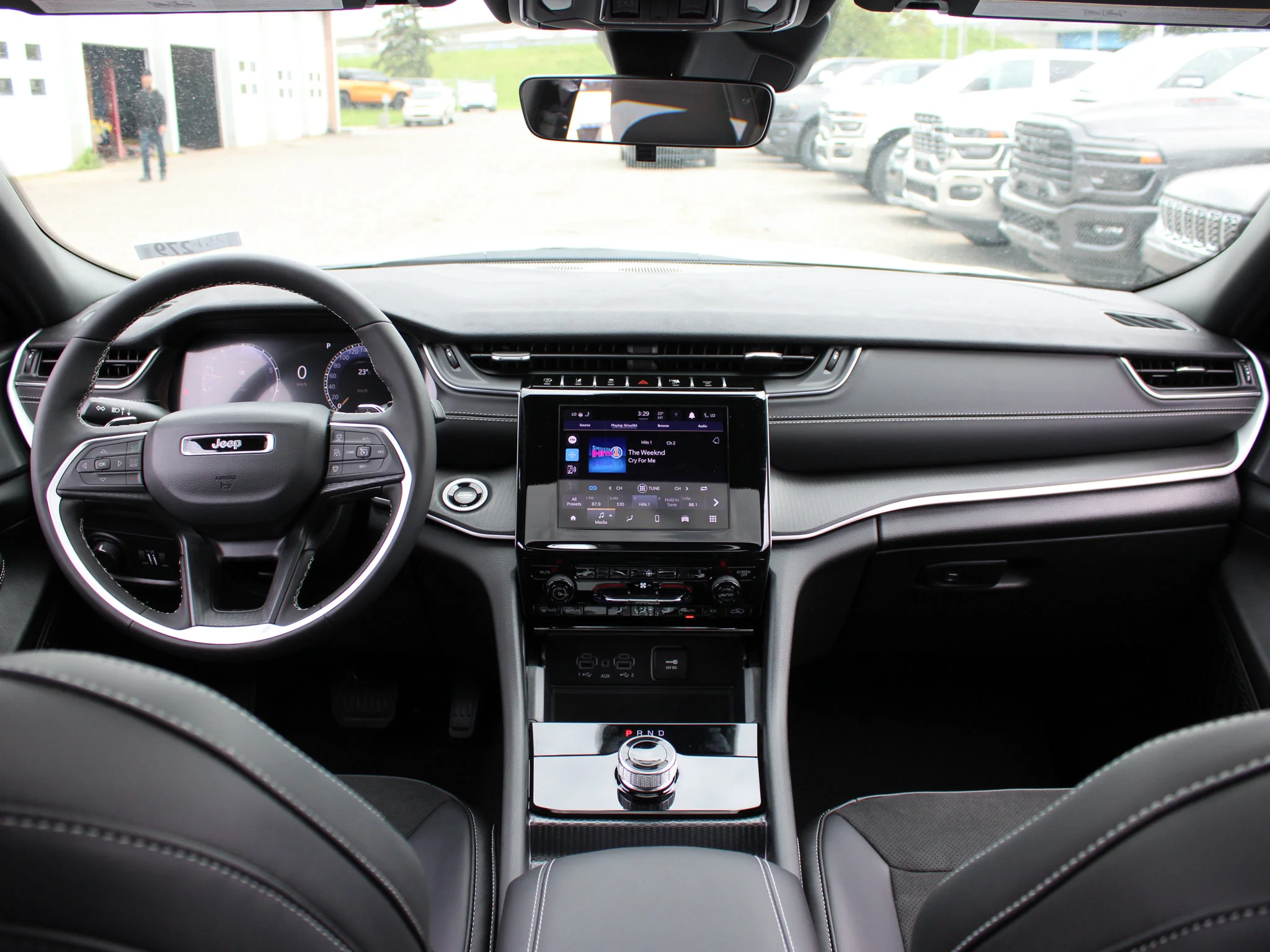 New 2025 Silver Jeep Altitude* 4x4, Sunroof, Heated Leather, Wireless Charging Pad image 13