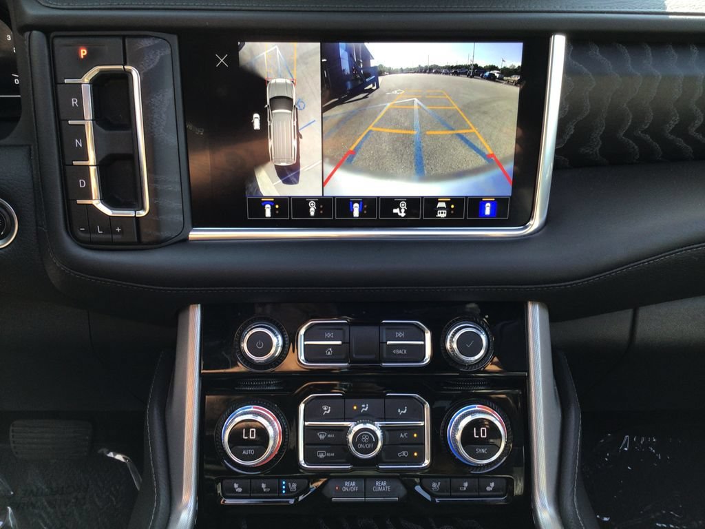 2024 GMC Yukon Denali - Photo 28
