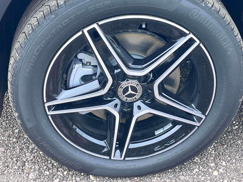 New 2026 Polar White Mercedes-Benz GLB 250 image 14