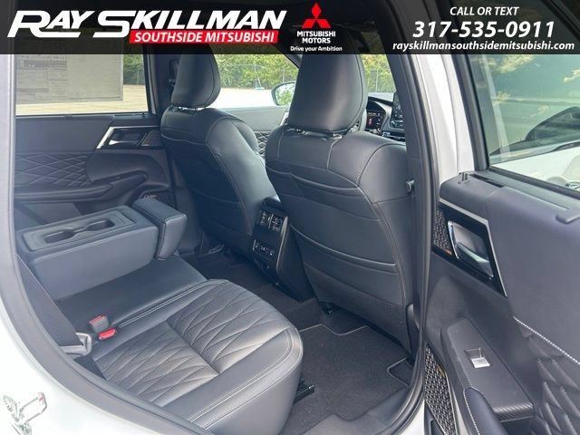 New 2026 White Diamond/Black Roof Mitsubishi Black Edition image 18