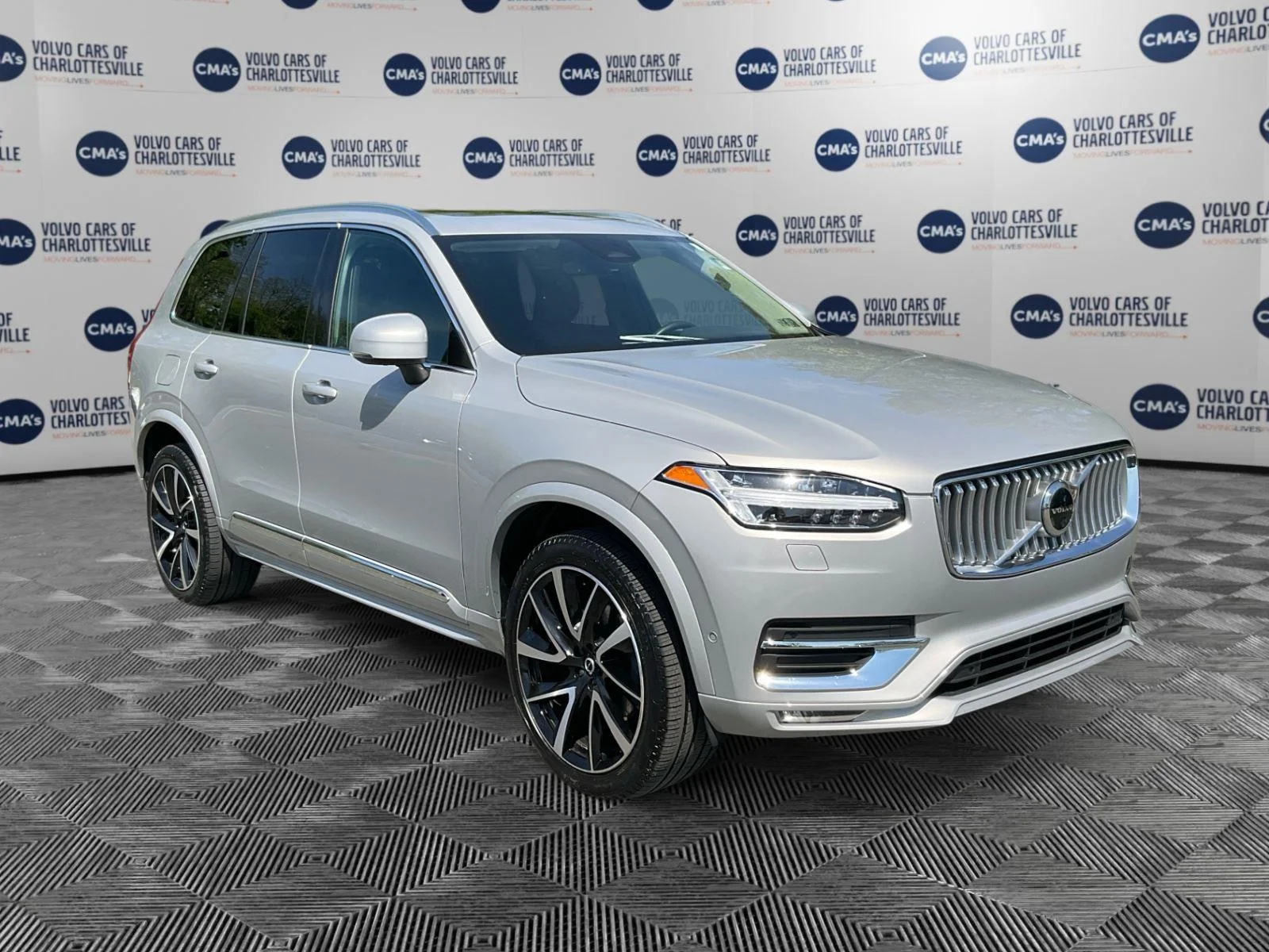Used 2023 Silver Dawn Metallic Volvo Plus image 7