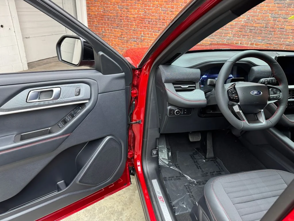 New 2026 Rapid Red Metallic Tinted Clearcoat Ford ST-Line image 10