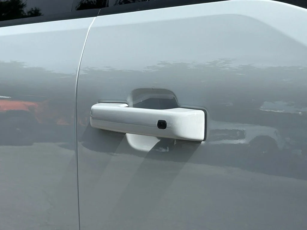 New 2026 Avalanche Ford Lariat image 23