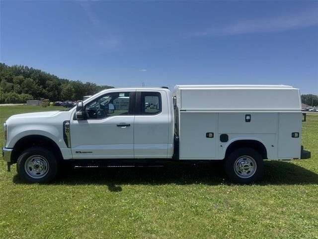 New 2026 Oxford White Ford F-350® XL image 27