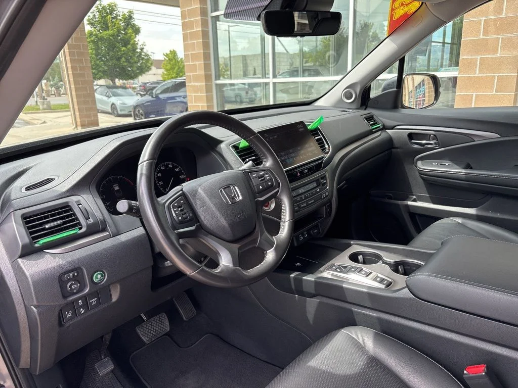 Used 2025 Black Honda RTL image 12