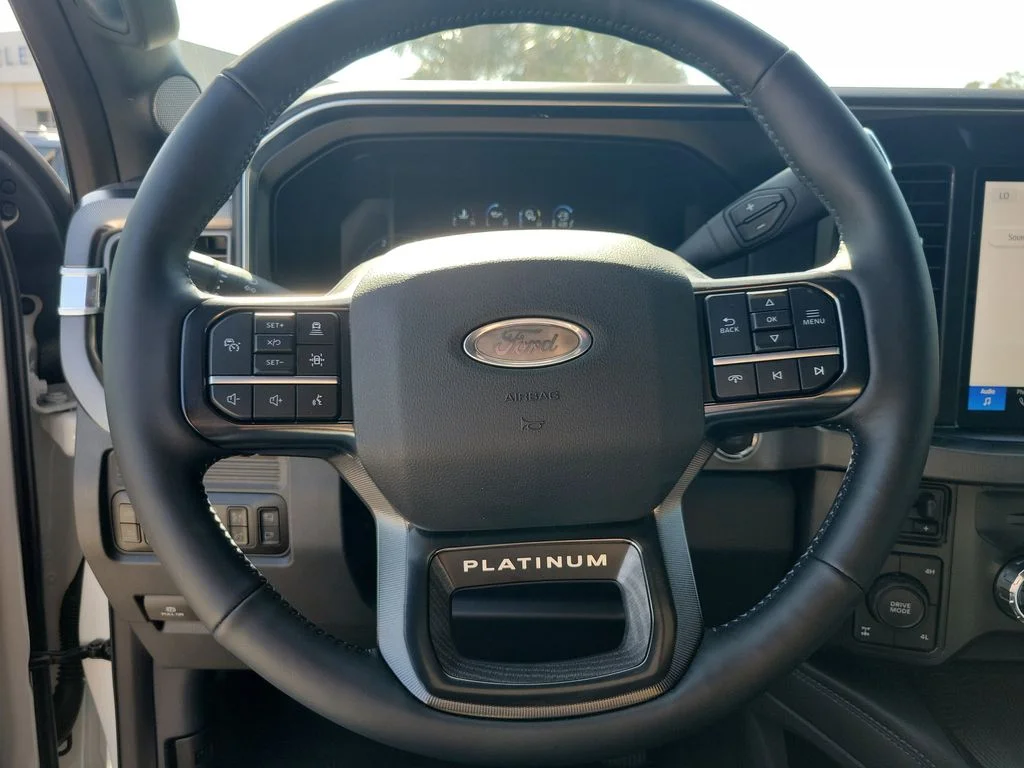 2025 Ford F-350 Super Duty Platinum - Photo 19
