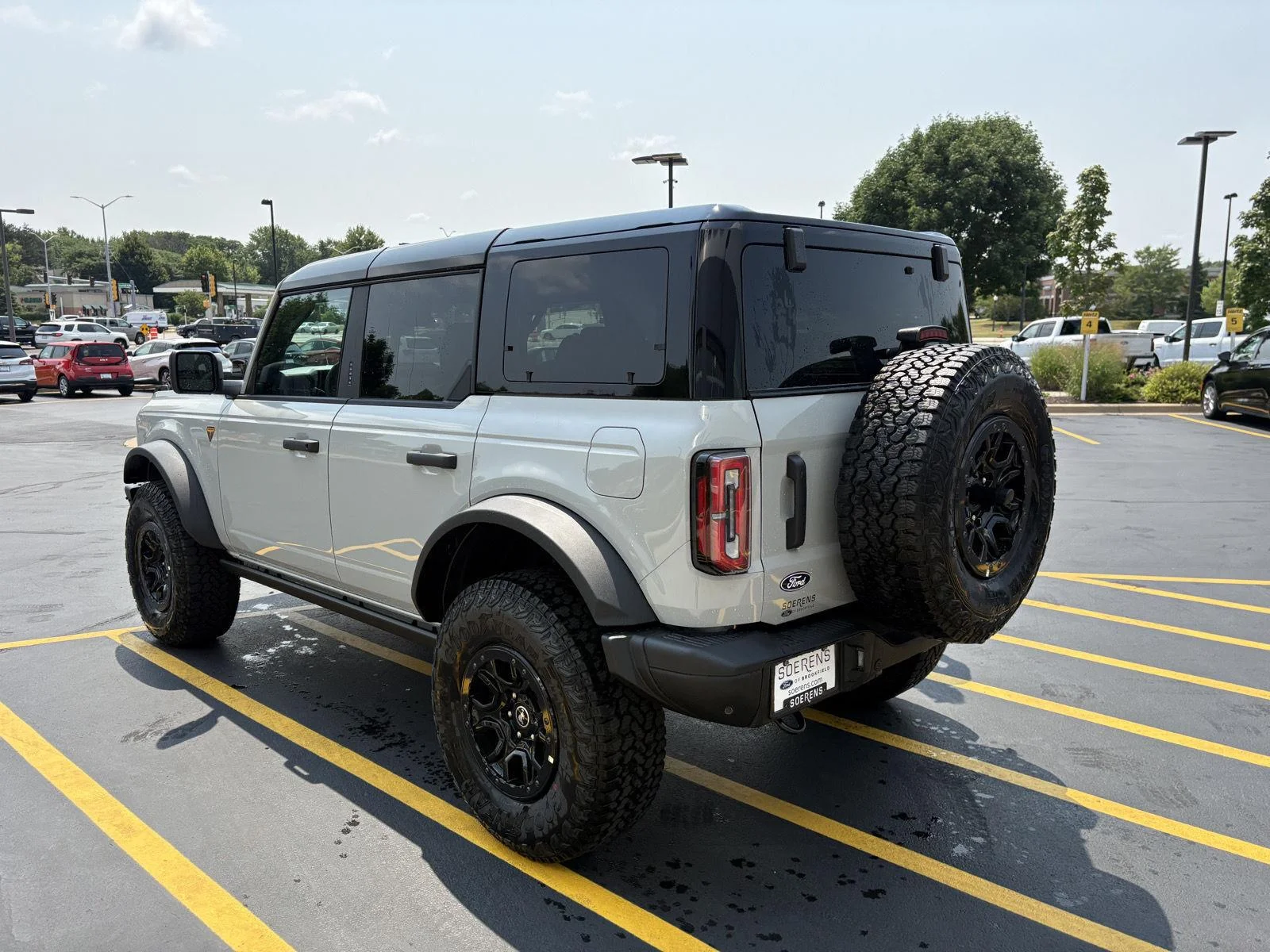 New 2026 Avalanche Gray Ford Badlands® image 4