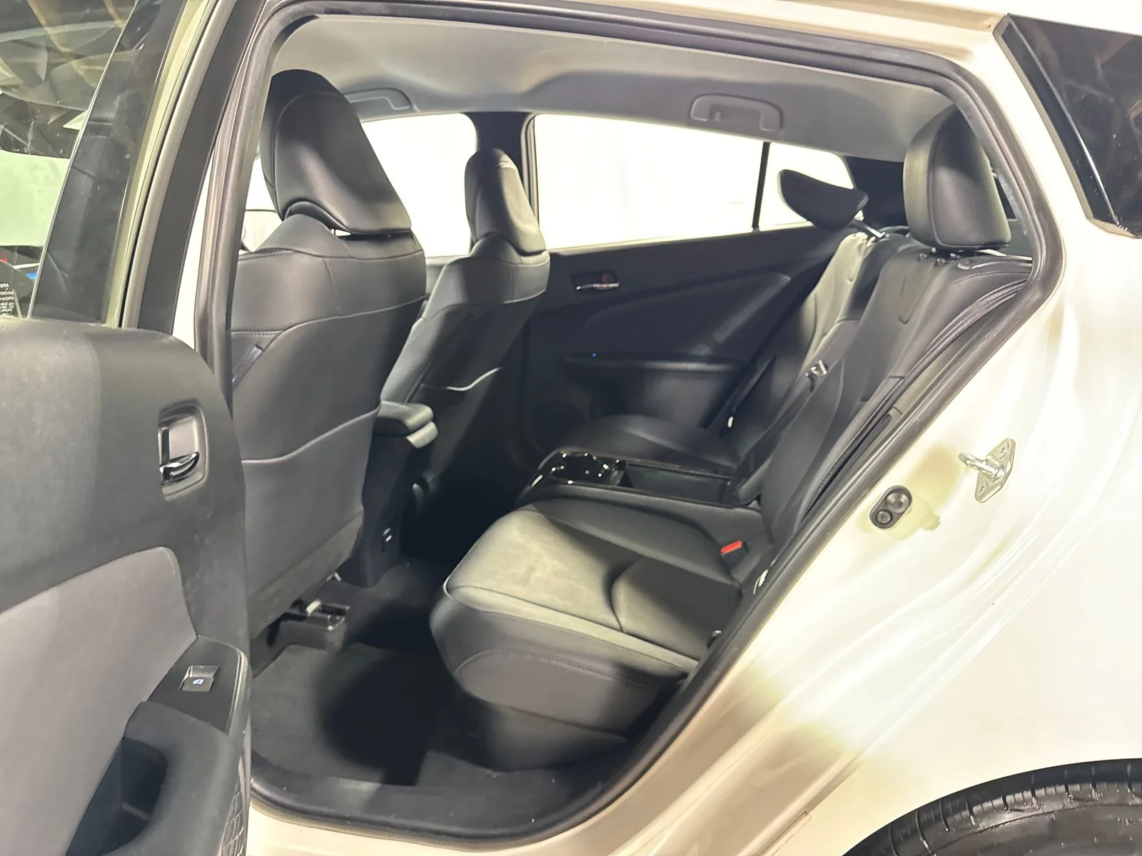 Used 2017 Blizzard Pearl Toyota Premium image 5