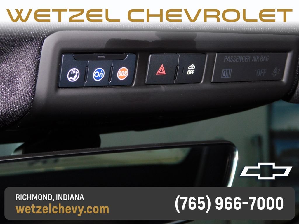 Used 2023 White Chevrolet Stingray image 25