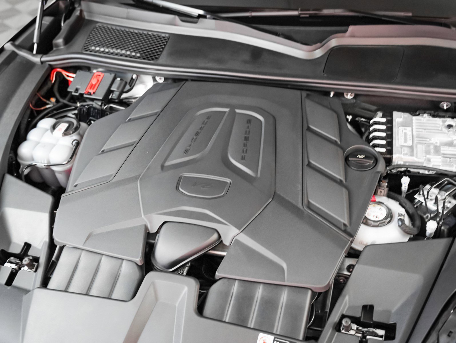 2026 Porsche Cayenne Coup E-Hybrid - Photo 12