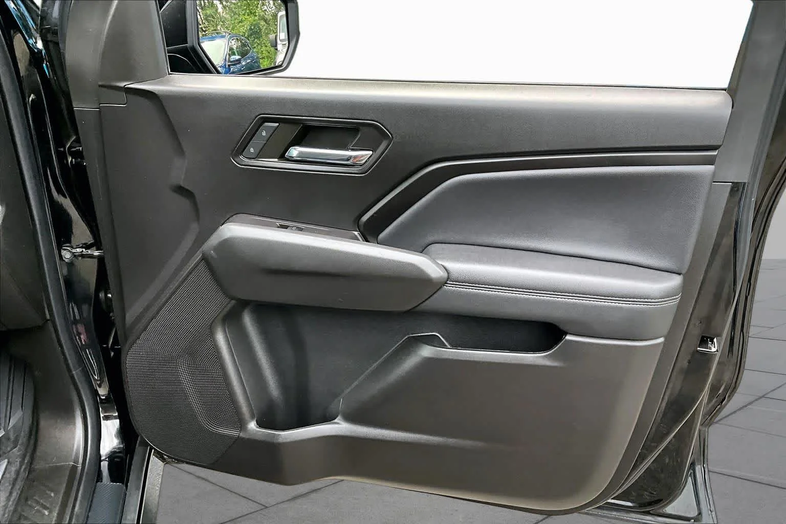 Used 2024 Onyx Black GMC 4WD Elevation image 21