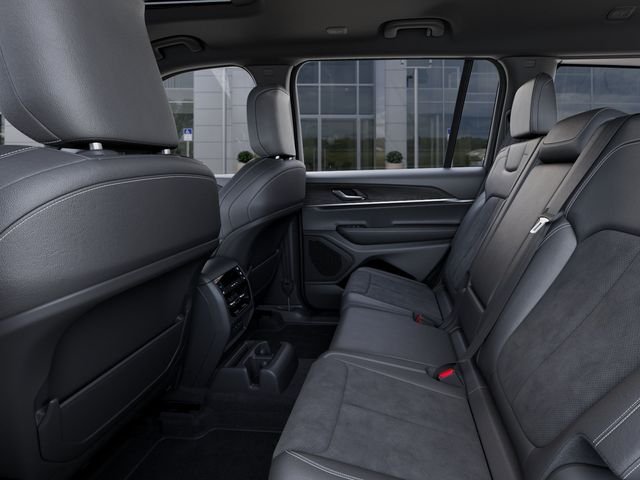 New 2026 Bright White Clear-Coat Exterior Paint Jeep Laredo image 23