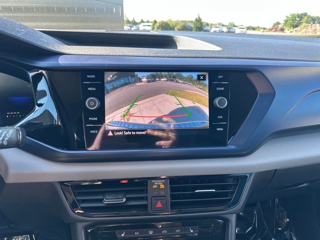 2023 Volkswagen Taos SE - Photo 18