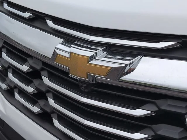New 2026 Summit White Chevrolet LT image 33