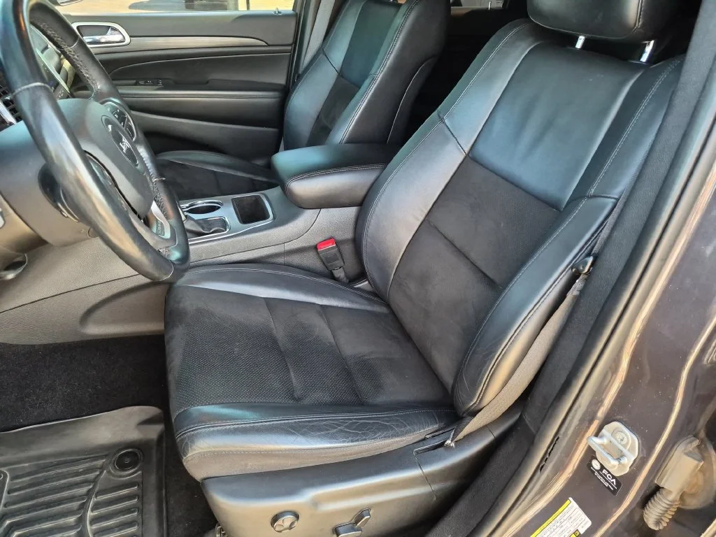 Used 2021 Gray Jeep Laredo X image 12