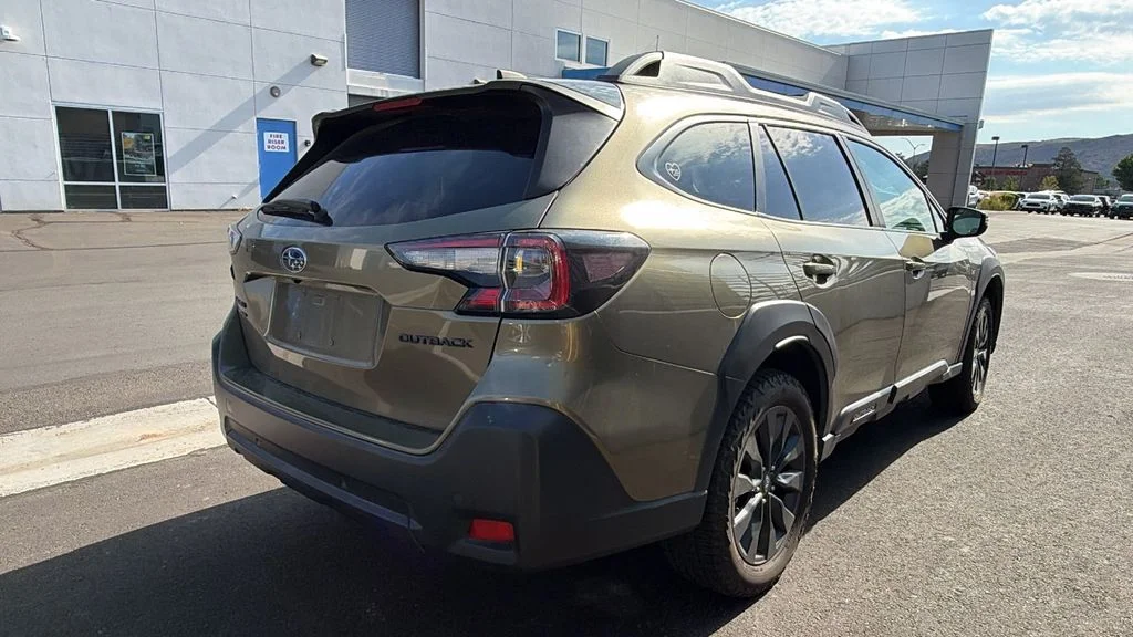 Used 2023 Green Metallic Subaru Onyx Edition image 2