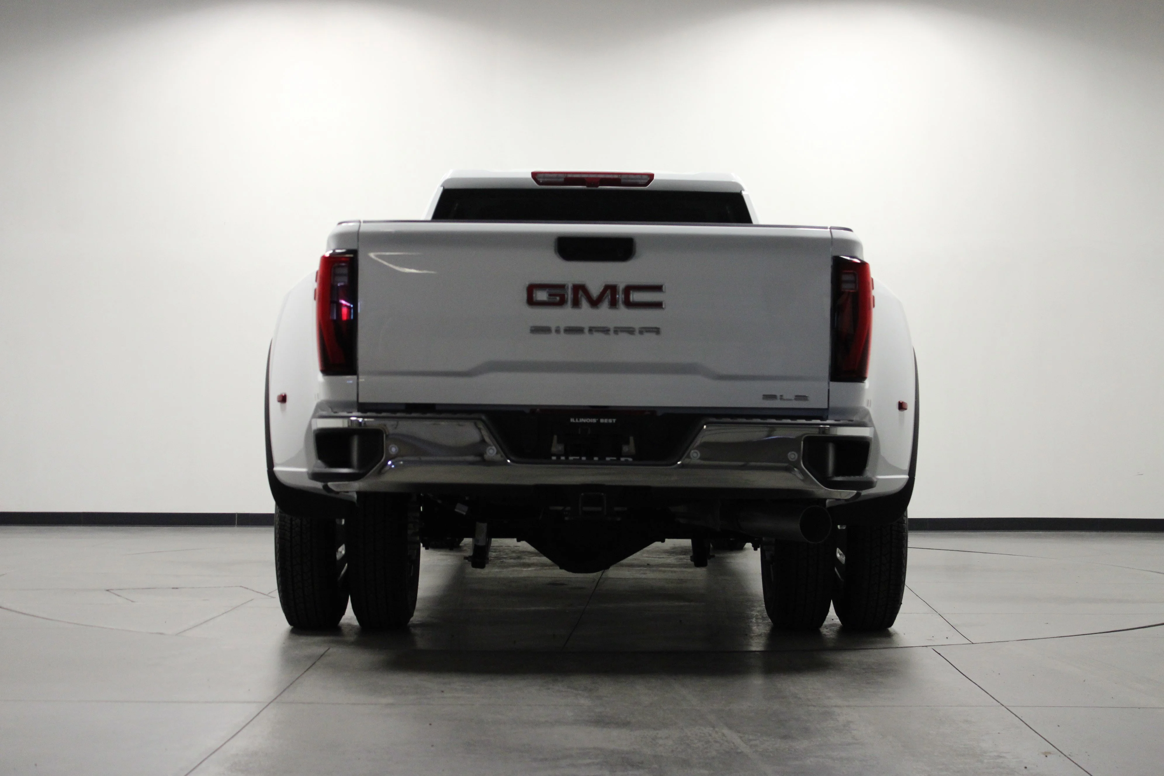New 2026 Summit White GMC SLE DRW image 5