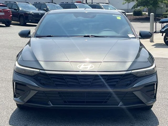 Used 2025 Gray Hyundai SEL Sport image 16