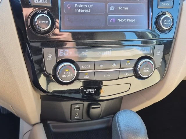 Used 2016 Blue Nissan SV image 24