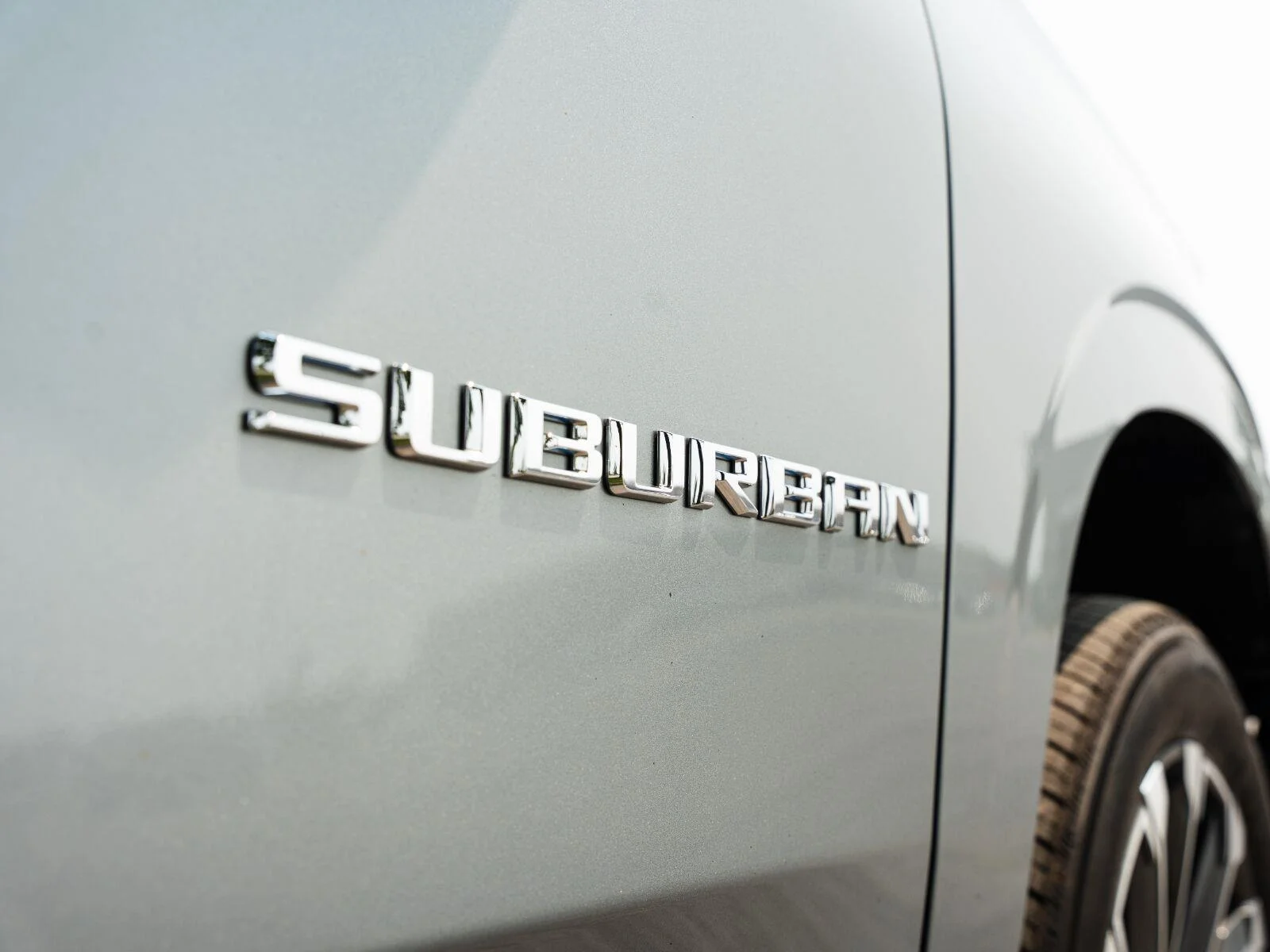 Used 2025 Sterling Gray Metallic Chevrolet High Country image 16
