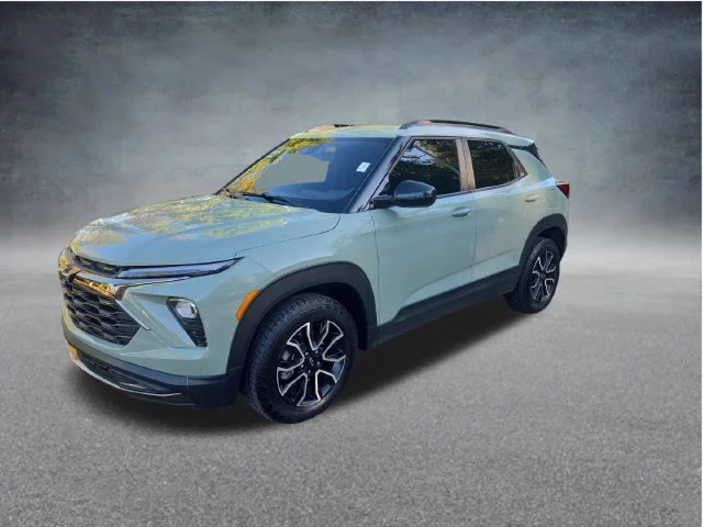 Used 2026 Green Chevrolet ACTIV image 3