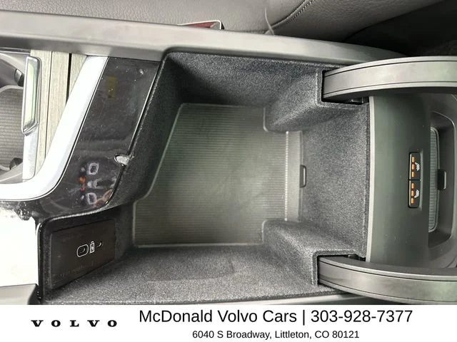 Certified Used 2025  Volvo B5 Plus image 21