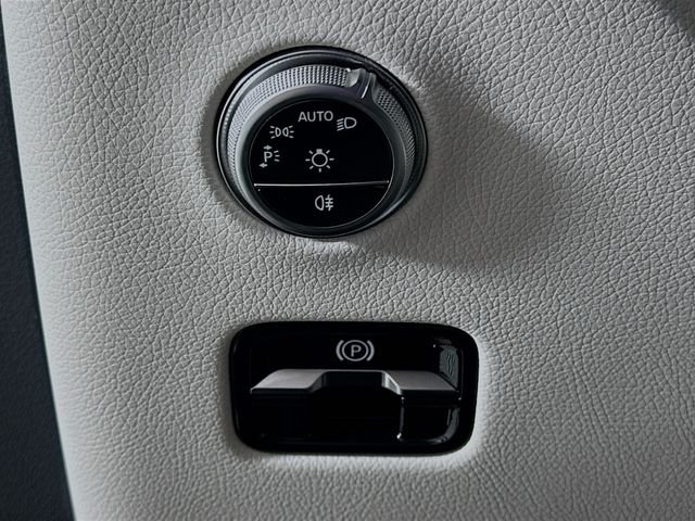 Used 2026 Red Mercedes-Benz GLC 300 image 10