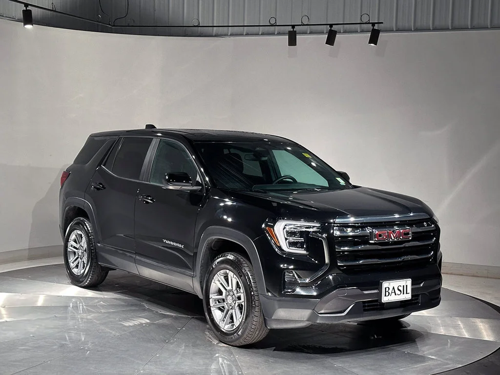 Used 2026 Ebony Twilight Metallic GMC Elevation image 38