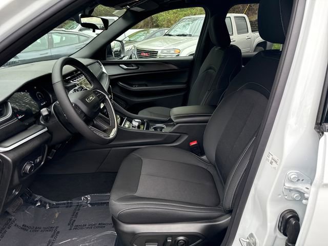 New 2026 Bright White Clear-Coat Exterior Paint Jeep Laredo image 14