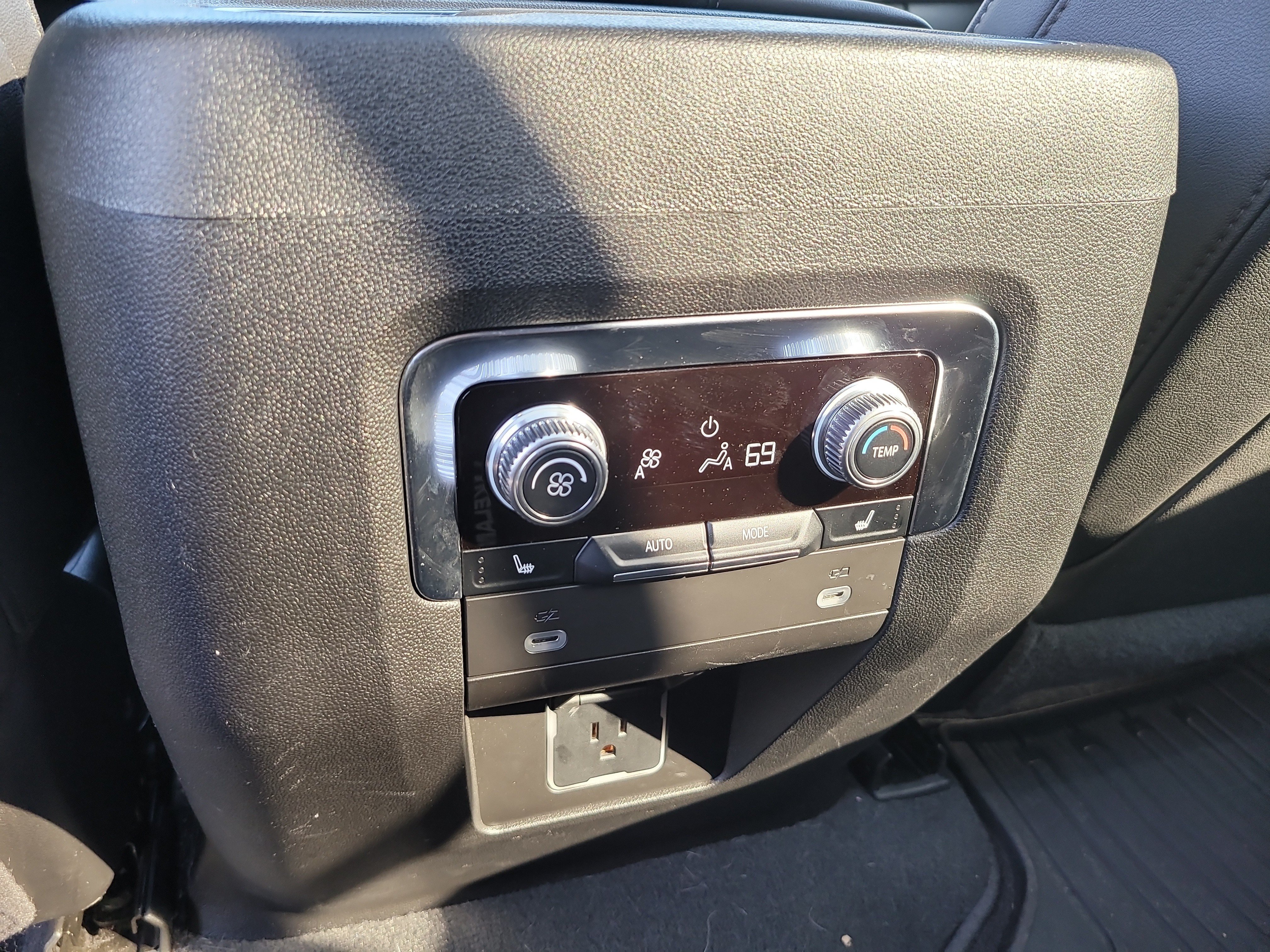 Used 2024 Sterling Metallic GMC SLT image 14