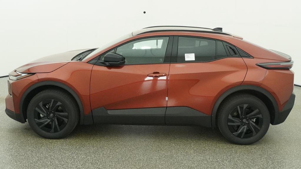 New 2026 Tandoori Toyota SE image 3