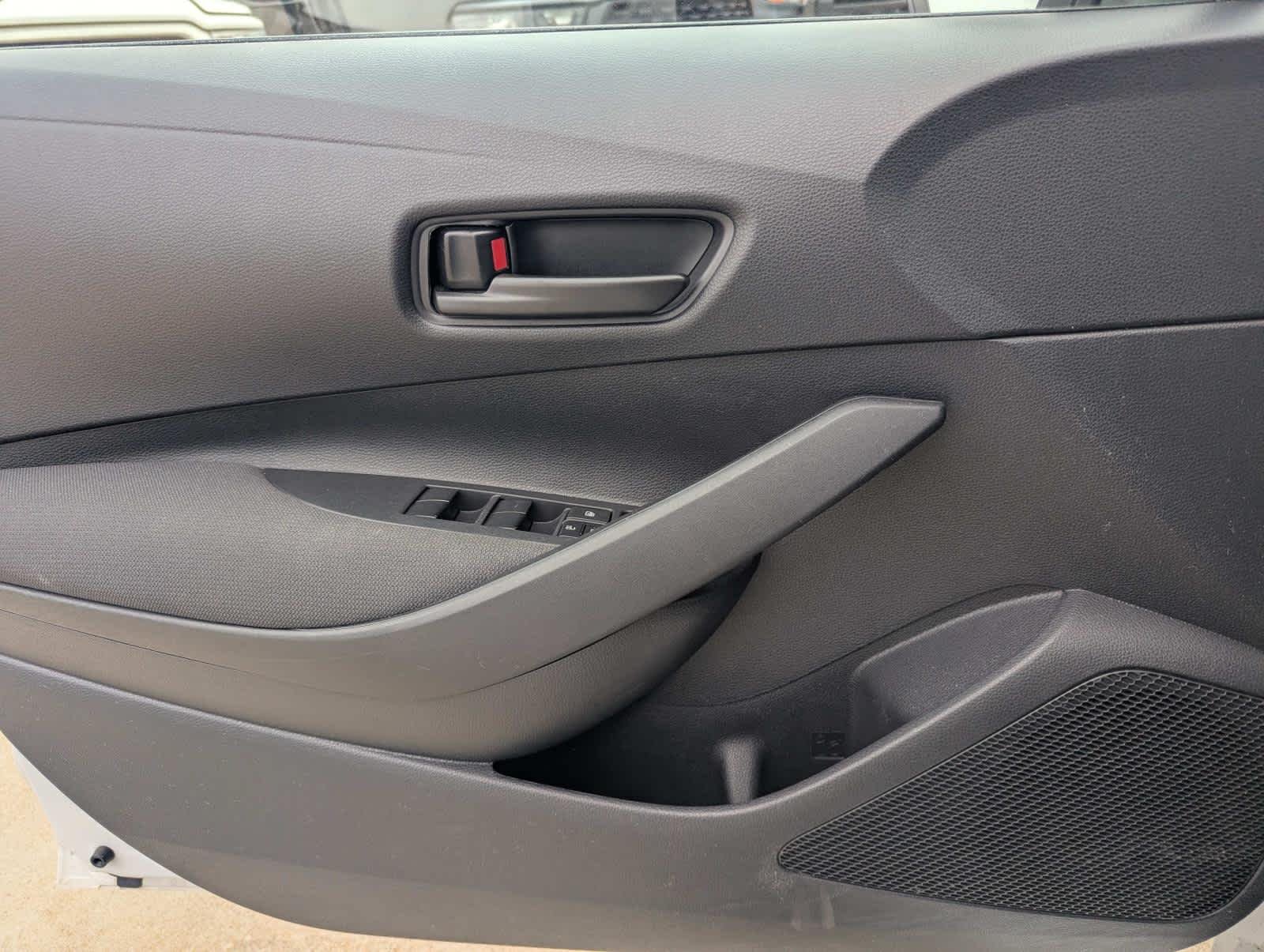 Used 2025 Ice Cap Toyota LE image 26